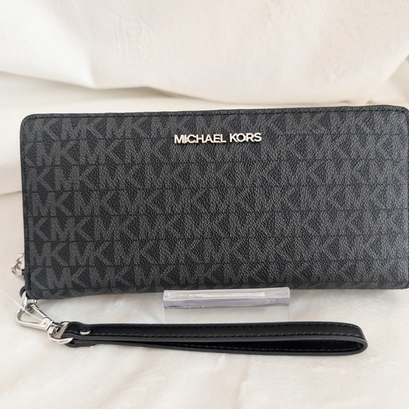 Michael Kors Black Monogram Wristlet Wallet NWT Silver Hardware - Picture 1 of 7